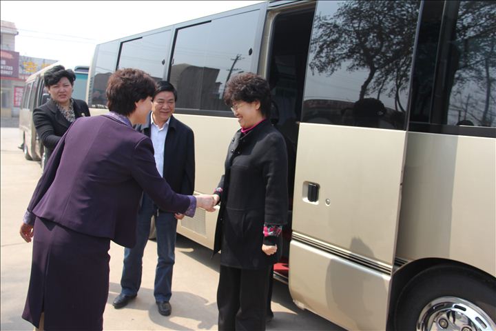 李校长迎接高市长